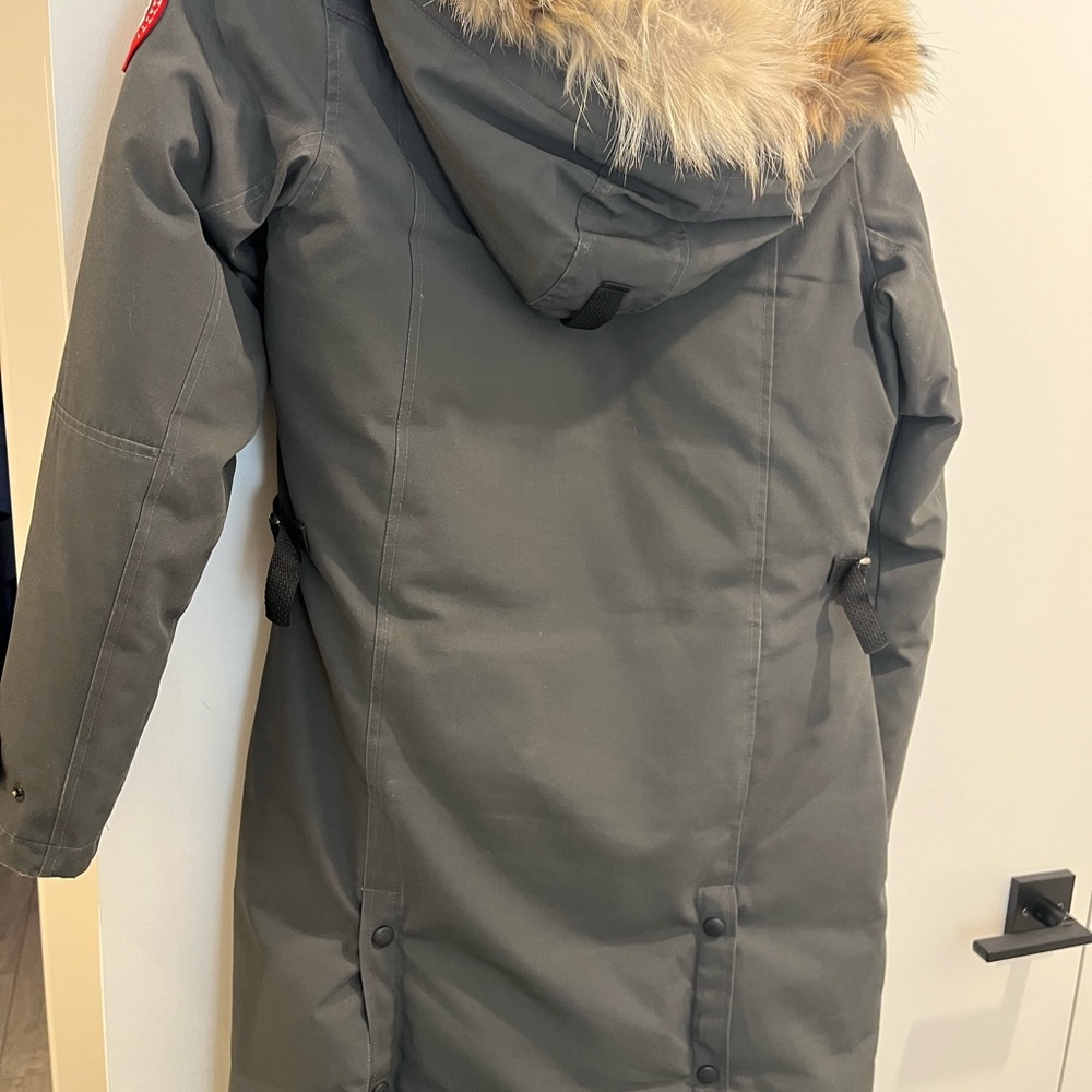 Women’s Canada Goose Winter Jacket - Picture 3 of 8
